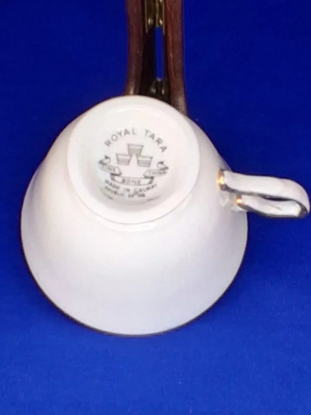Royal Tara Fine Bone China 6 Pc Set/4 Teacups 2 Saucers Celtic Tara Brooch Eire
